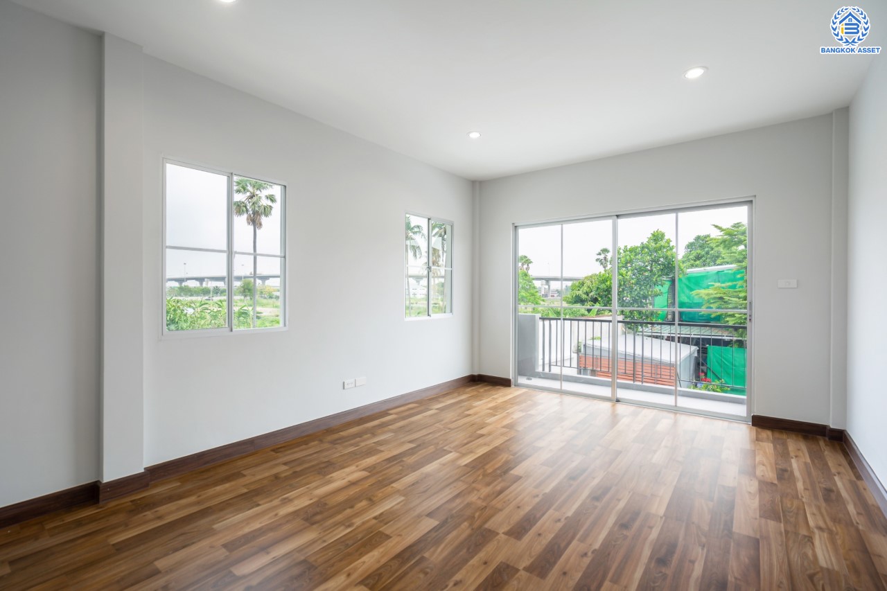 บ้านมือสองตกแต่งใหม่ คุณภาพแบรนด์ LH ม.ชัยพฤกษ์ ราชพฤกษ์-แจ้งวัฒนะ หลังมุม เนื้อที่ 58.8 ตร.ว. ฟังก์ชัน 3 ห้องนอน 3 ห้องน้ำ 2 ที่จอดรถ ภายในตกแต่งหรูหรา บนทำเลศักยภาพติดถนนราชพฤกษ์ เชื่อมสู่แจ้งวัฒนะได้อย่างรวดเร็ว และเพียง 10 นาทีถึงรถไฟฟ้า "สถานีบางรักใหญ่"...